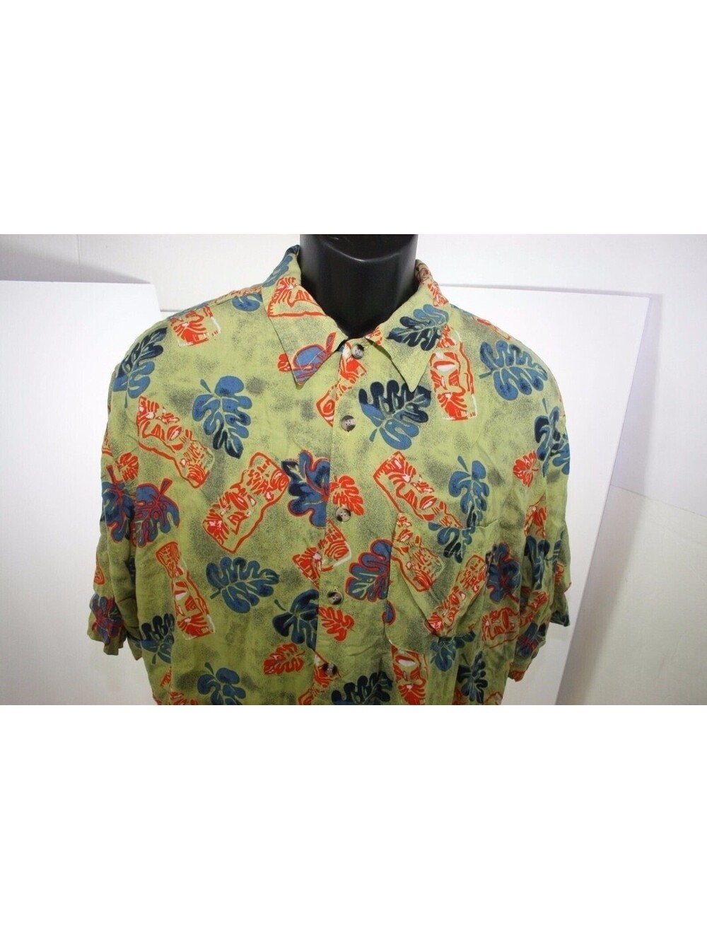 Protest Hawaiian Shirt Mens Large 100% Rayon Green Camp Shirt Floral Leaf Print